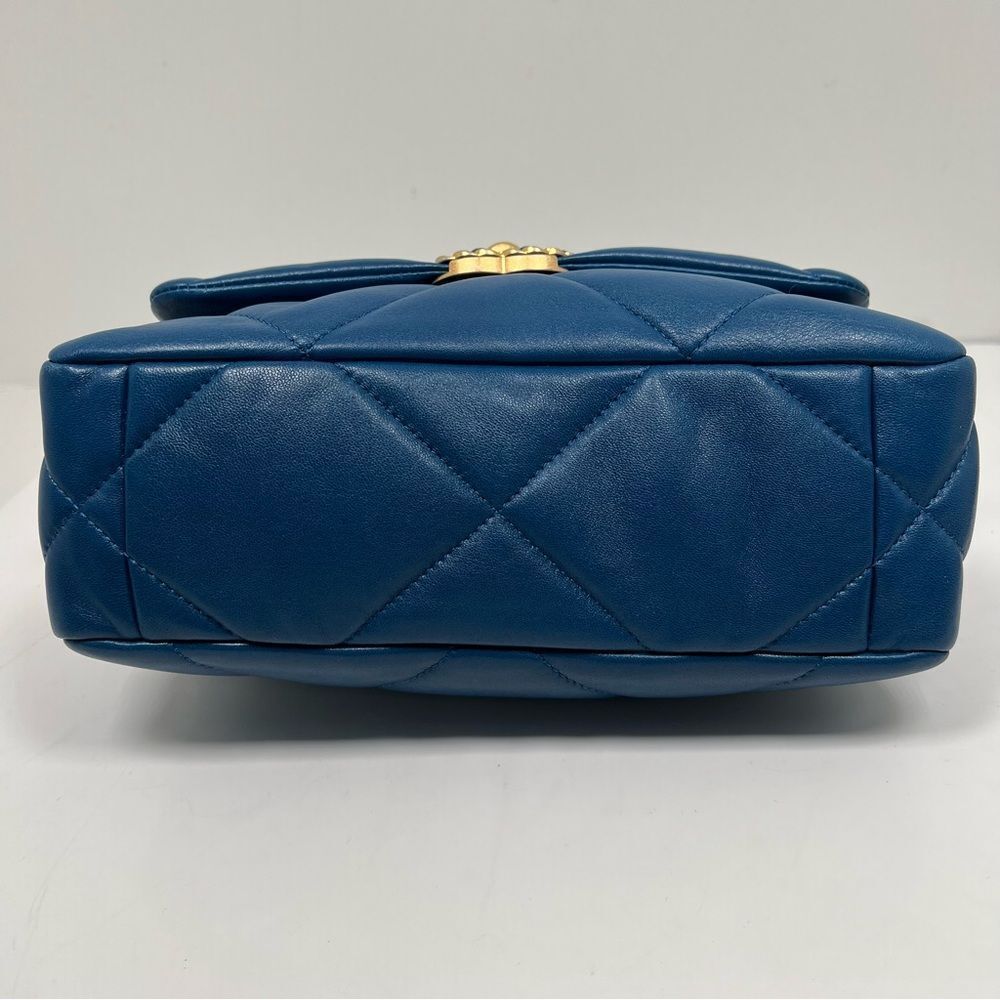 Chanel 19 Flap Bag Quilted Leather Medium Blue A+ Condition - Picture 6 of 16